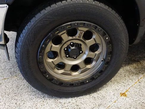 Used 2012 Nissan Frontier SL w/ Moonroof Pkg image 10