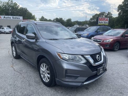 Used 2017 Nissan Rogue SV FWD image 2
