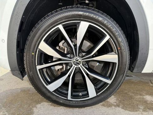 Used 2024 Volkswagen Atlas Cross Sport SEL Premium R-Line AWD/4WD image 12