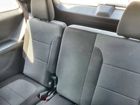 Used 2022 Chevrolet Traverse LT FWD image 31
