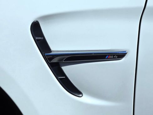 Used 2018 BMW M4 Coupe RWD image 12