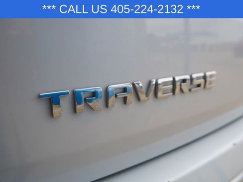 Used 2023 Chevrolet Traverse Premier FWD image 7