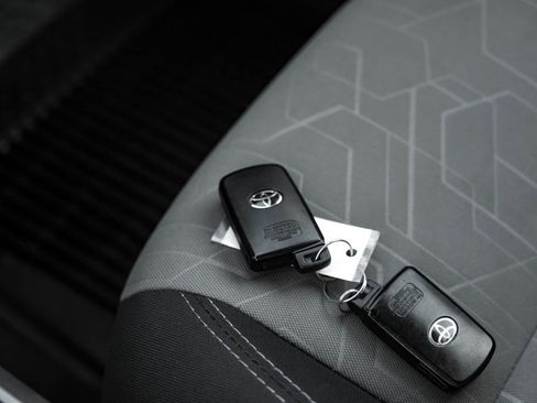 Used 2023 Toyota Tacoma TRD Off-Road image 61