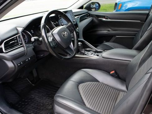 Used 2022 Toyota Camry SE image 12
