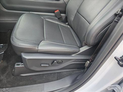 New 2025 Ford Expedition Max Platinum w/ Driver's Package image 4