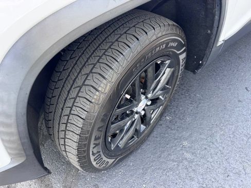 Used 2019 GMC Acadia SLT AWD/4WD image 15