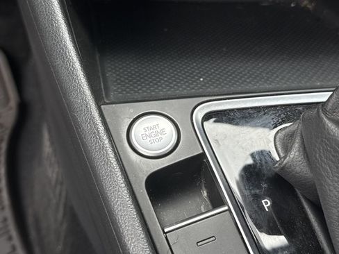 Used 2020 Volkswagen Jetta R-Line FWD image 19