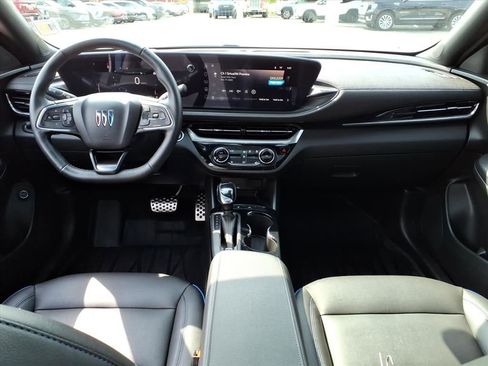 Certified 2024 Buick Envista Sport Touring w/ Convenience I Package FWD image 12