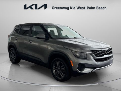 Used 2022 Kia Seltos LX AWD/4WD image 1