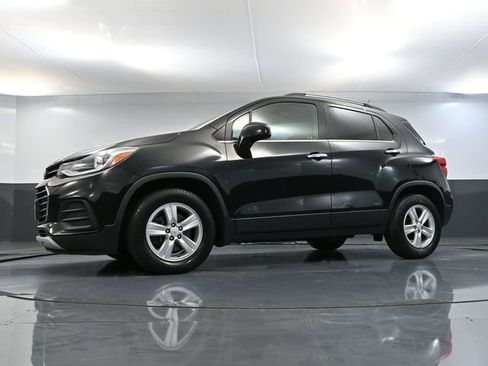 Used 2019 Chevrolet Trax LT w/ LT Convenience Package image 46