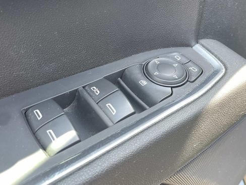 Used 2023 Chevrolet Silverado 1500 LT AWD/4WD image 12