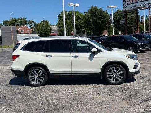 Used 2017 Honda Pilot Touring image 5