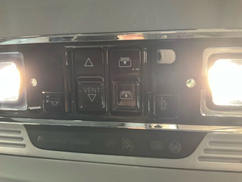 Used 2022 Lincoln Corsair AWD w/ Premium Package image 22