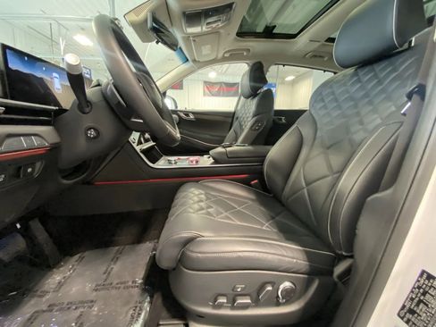 Used 2025 Genesis GV80 3.5T Prestige AWD/4WD image 10