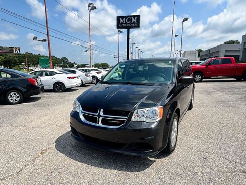 Used 2019 Dodge Grand Caravan SE FWD image 7