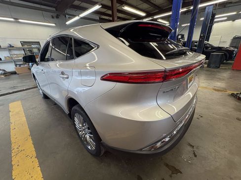 Used 2021 Toyota Venza Limited w/ Advanced Technology Package AWD/4WD image 4