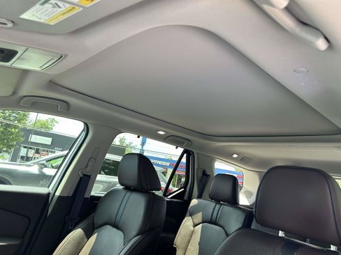 Used 2025 Honda Pilot Elite image 22