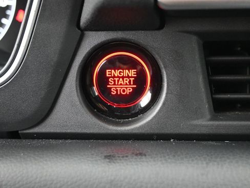 Certified 2023 Honda Pilot Touring image 19