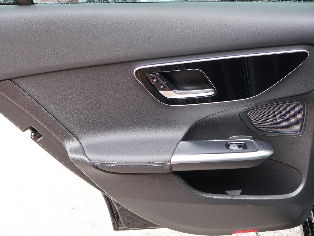 Used 2025 Mercedes-Benz C 300 4MATIC Sedan image 17