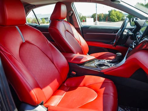 Used 2021 Toyota Camry XSE w/ Navigation Upgrade Package image 17