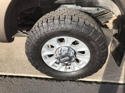 Certified 2022 Ford F350 Lariat w/ Lariat Value Package image 28