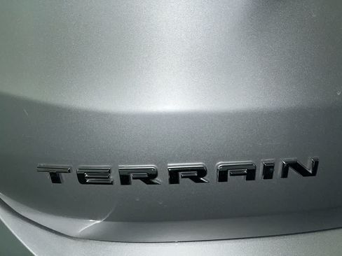 Used 2021 GMC Terrain SLE w/ Driver Convenience Package FWD image 11