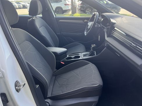Certified 2025 Volkswagen Jetta Sport FWD image 26