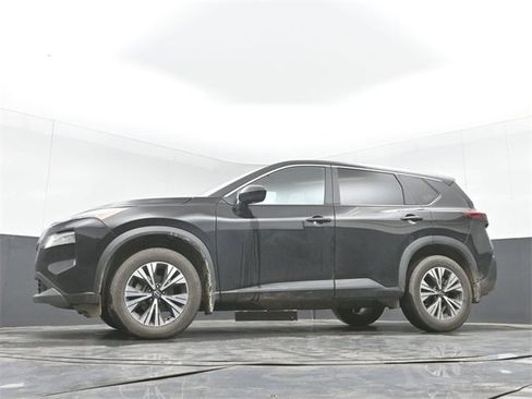 Used 2023 Nissan Rogue SV image 30