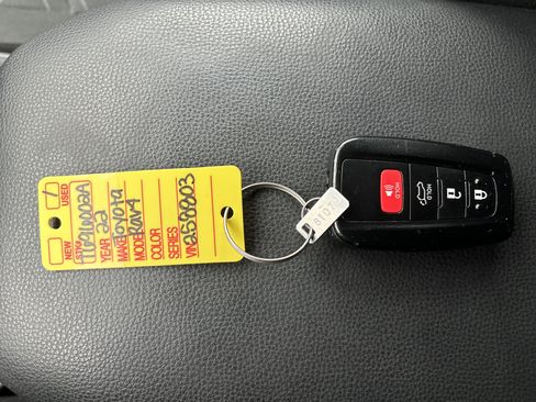 Used 2022 Toyota RAV4 XLE image 29