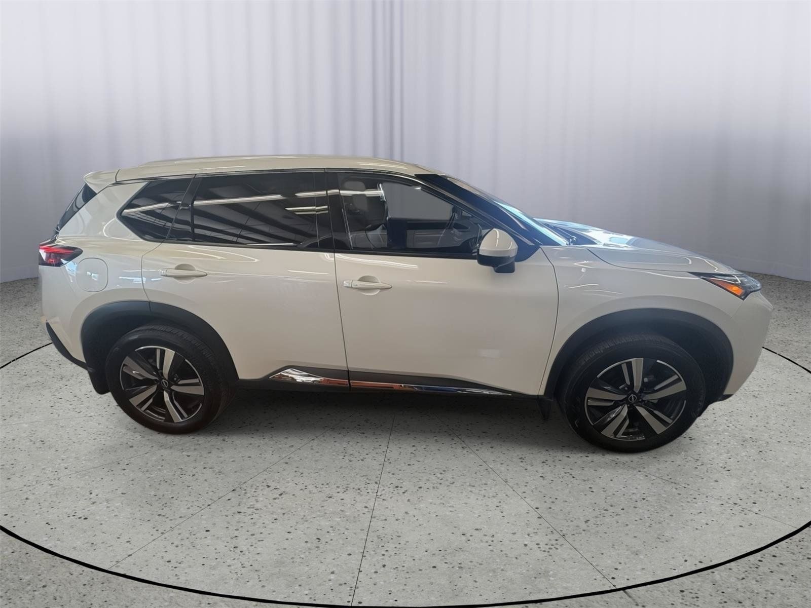 Used 2023 Nissan Rogue SL AWD/4WD image 6