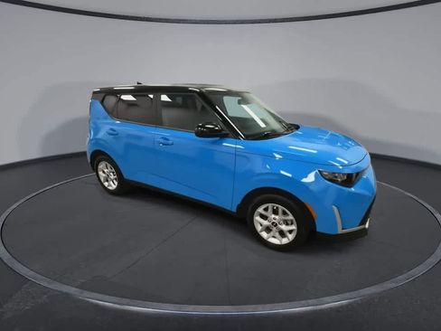 Used 2024 Kia Soul S FWD image 2