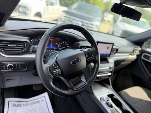 Used 2020 Ford Explorer XLT w/ Comfort Package AWD/4WD image 13