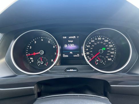 Used 2021 Volkswagen Tiguan SE w/ Panoramic Sunroof Package FWD image 20