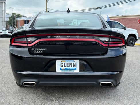 Used 2023 Dodge Charger SXT RWD image 5