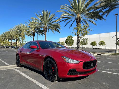 Used 2017 Maserati Ghibli S image 1