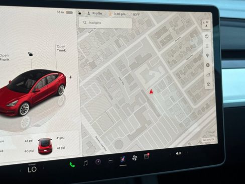 Used 2023 Tesla Model 3 Standard Range image 18