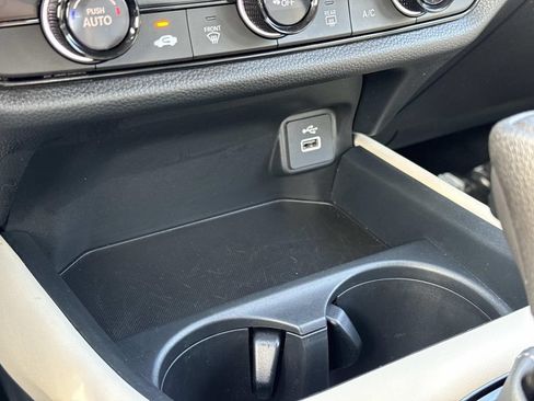 Used 2023 Honda HR-V LX image 7
