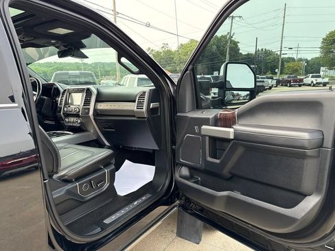 Used 2017 Ford F450 Platinum w/ Platinum Ultimate Package AWD/4WD image 46