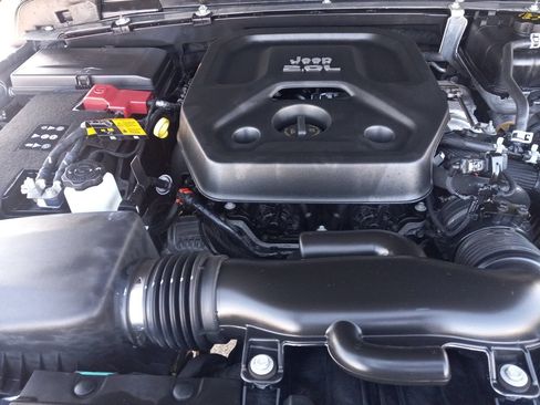 Used 2023 Jeep Wrangler Unlimited Rubicon w/ Steel Bumper Group image 31