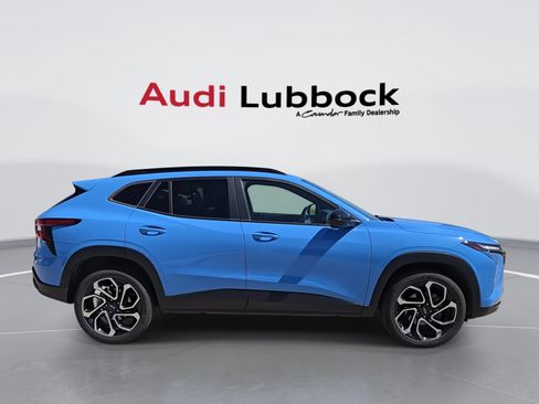 Used 2024 Chevrolet Trax RS FWD image 9