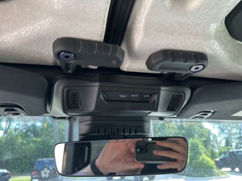 New 2025 Jeep Gladiator Rubicon image 27