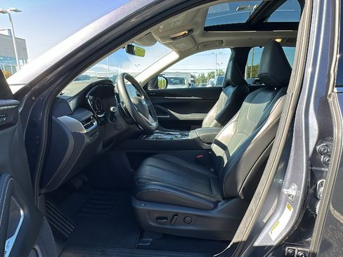 Certified 2025 INFINITI QX60 Sensory image 12