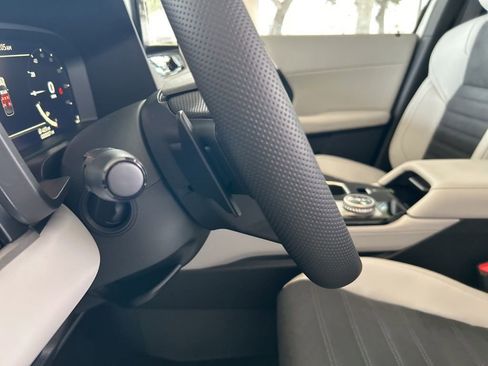 New 2025 Mitsubishi Outlander SE image 40