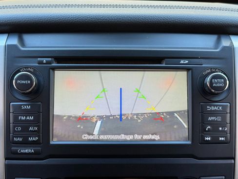 Used 2016 Nissan Titan SL image 28