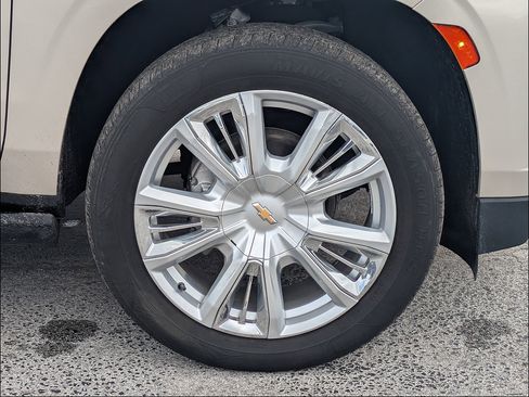 Used 2021 Chevrolet Tahoe High Country AWD/4WD image 12