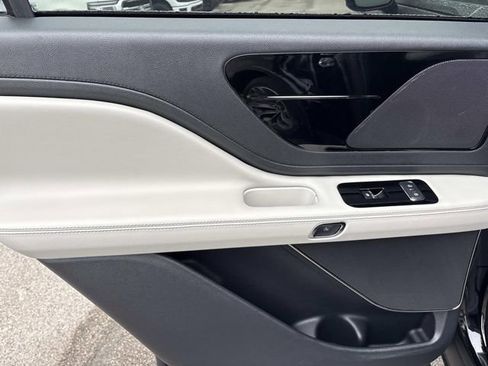 New 2026 Lincoln Aviator AWD w/ Jet Appearance Package image 20