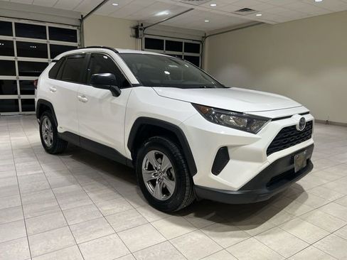 Used 2022 Toyota RAV4 LE image 7