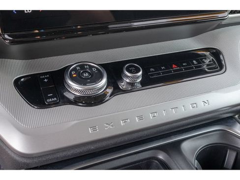 Used 2025 Ford Expedition Max Active AWD/4WD image 28