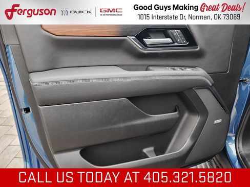 New 2026 GMC Yukon Denali w/ Denali Reserve Package AWD/4WD image 12