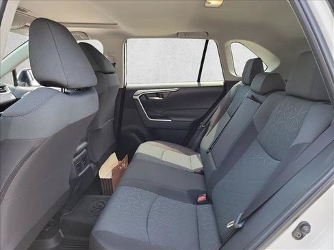 Used 2025 Toyota RAV4 XLE w/ Convenience Package FWD image 14